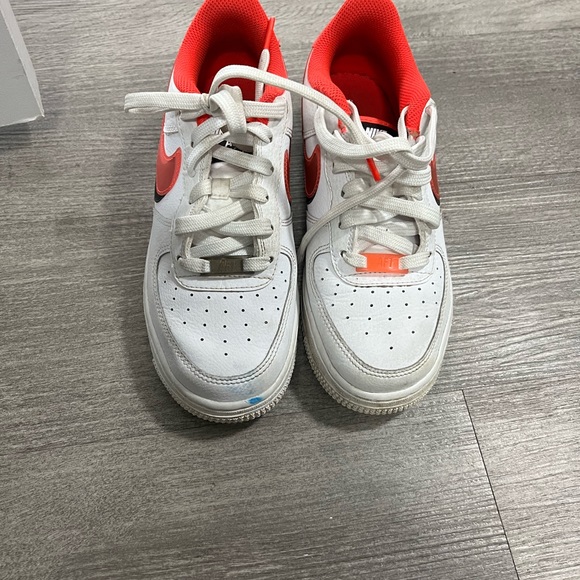 Forces - Picture 3 of 4